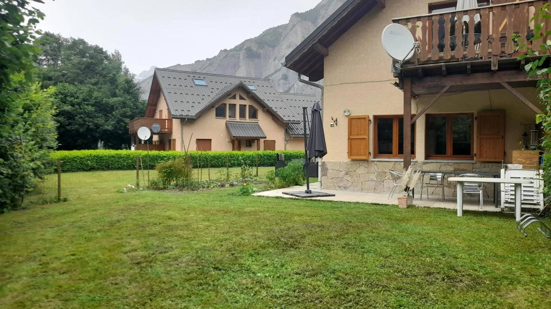 Appartement Avec Jardin Au Pied De L'Alpe D'Huez La Garde  0*, La Garde (Isere)